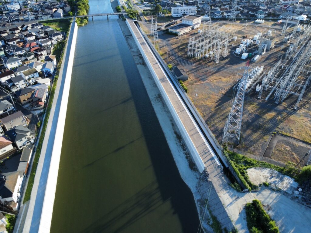 公共　河川激特工事（護岸工その13）の施工写真